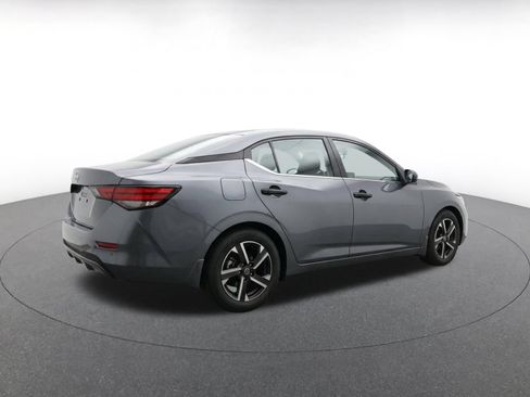 Used 2025 Nissan Sentra SV FWD image 9