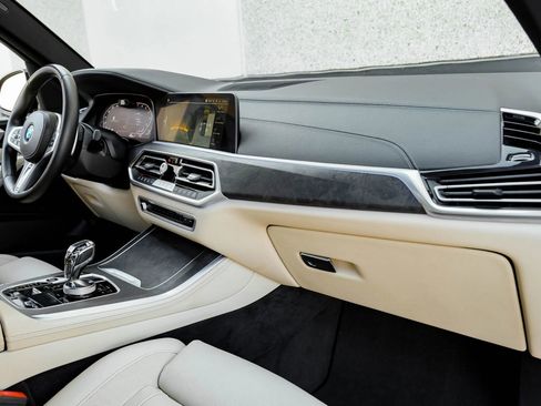 Used 2022 BMW X5 xDrive40i w/ M Sport Package image 21