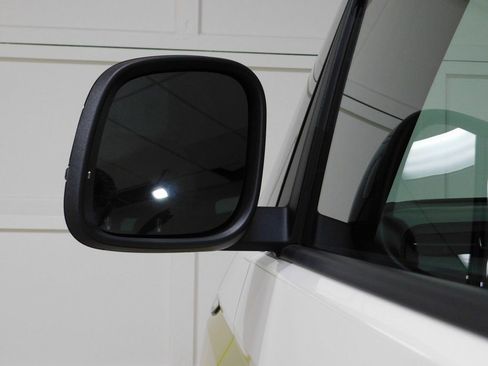 Used 2025 Volkswagen ID. Buzz 1st Edition image 25