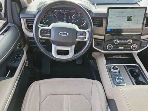 Used 2024 Ford Expedition Limited image 8