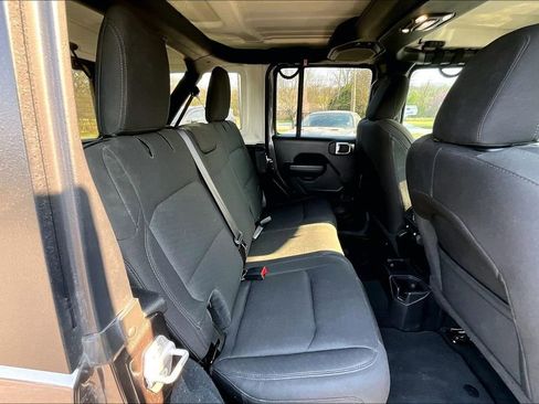 Used 2022 Jeep Wrangler Unlimited Sport AWD/4WD image 22