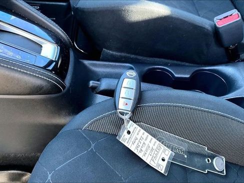 Used 2019 Nissan Kicks S image 31