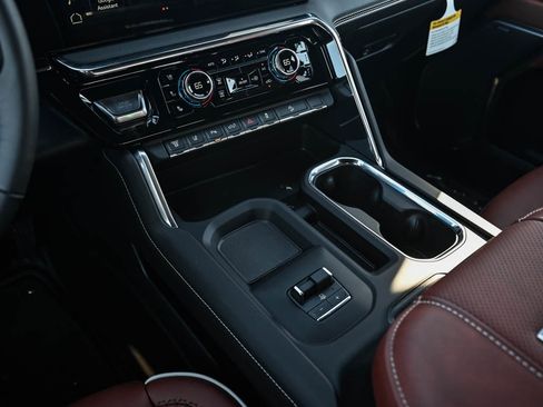 New 2026 GMC Sierra 3500 Denali Ultimate w/ LPO, Black Badging Package image 24