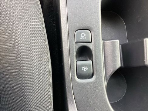 Used 2025 Toyota Corolla LE image 28