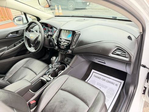Used 2017 Chevrolet Cruze Premier FWD image 41