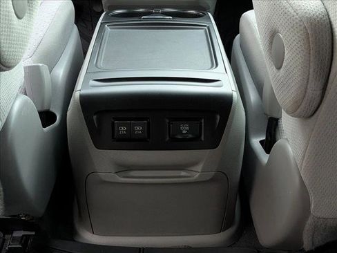Used 2020 Toyota Sienna LE image 17
