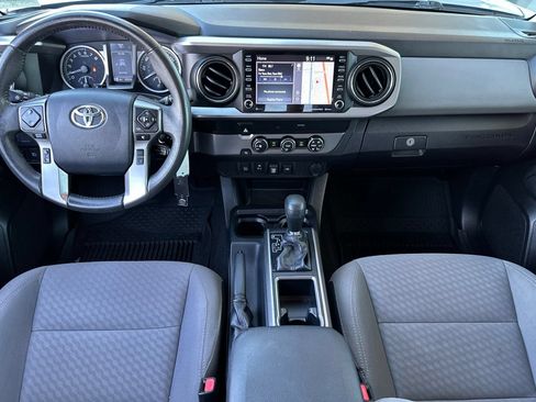 Used 2020 Toyota Tacoma SR5 RWD image 14