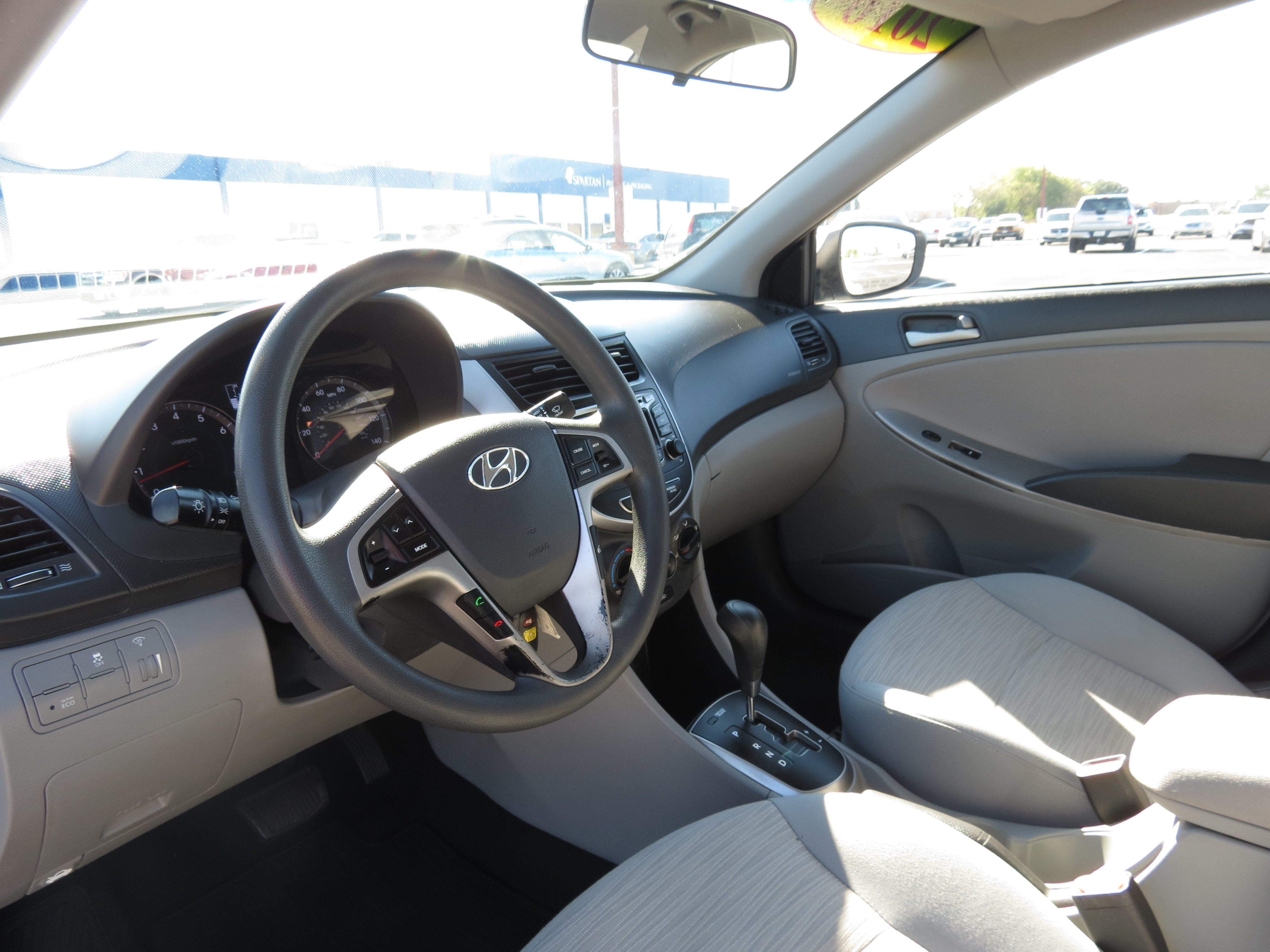 Used 2016 Hyundai Accent SE w/ Option Group 02 FWD image 25