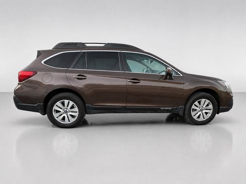 Used 2019 Subaru Outback 2.5i Premium AWD/4WD image 6
