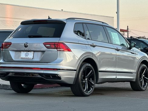 Certified 2023 Volkswagen Tiguan SE R-Line image 4