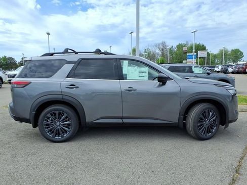 New 2026 Nissan Pathfinder SL AWD/4WD image 2