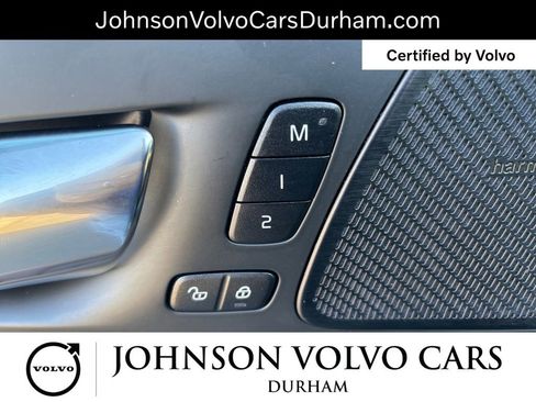 Certified 2022 Volvo XC60 B6 Inscription w/ Climate Package image 13