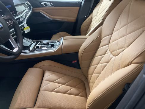 Used 2024 BMW X5 xDrive40i w/ Premium Package image 9