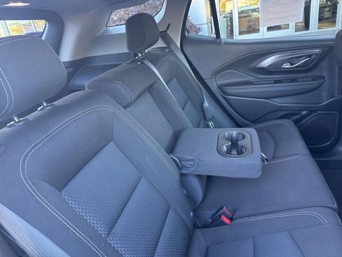 Used 2023 GMC Terrain SLE w/ Driver Convenience Package image 31