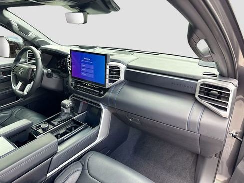 Used 2025 Toyota Sequoia Platinum AWD/4WD image 15