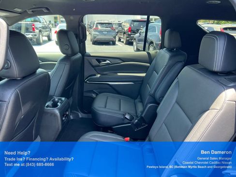 Used 2025 Chevrolet Traverse LT FWD image 17