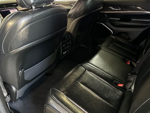 Used 2024 Jeep Grand Cherokee Limited 4xe AWD/4WD image 5