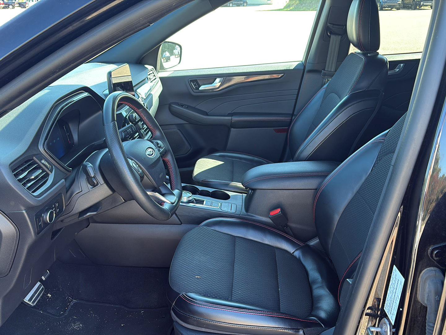 Used 2024 Ford Escape ST-Line AWD/4WD image 8