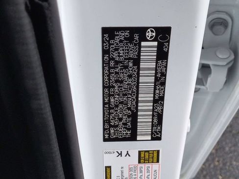 Used 2024 Toyota Prius Prime FWD image 30