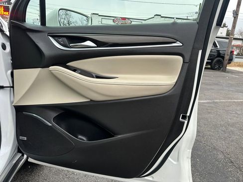 Used 2020 Buick Enclave Premium w/ Sun and Sites Package image 31