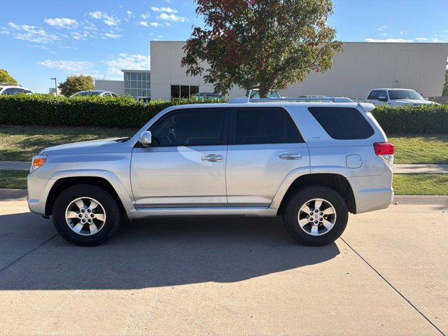 Used 2012 Toyota 4Runner SR5 AWD/4WD image 7