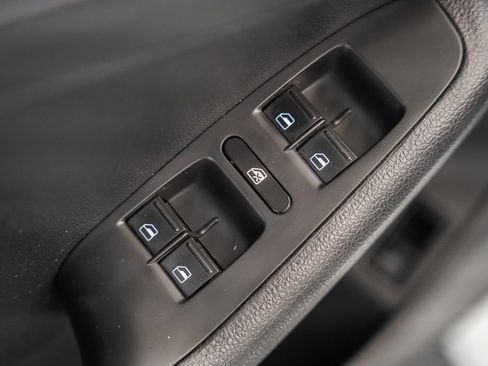 Used 2018 Volkswagen Jetta Sport FWD image 35