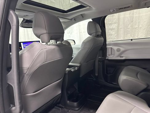 Used 2025 Toyota Sienna XLE w/ XLE Plus Package AWD/4WD image 51