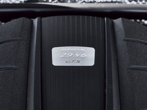 Used 2025 Porsche Macan GTS image 17