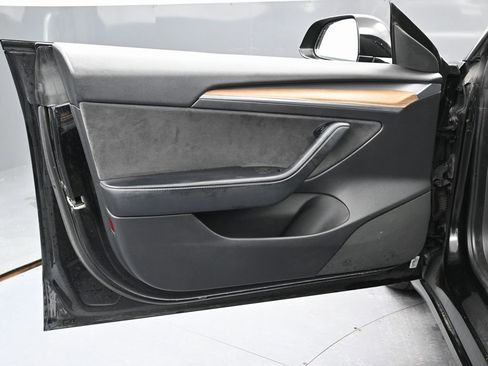 Used 2021 Tesla Model 3 Standard Range Plus image 44