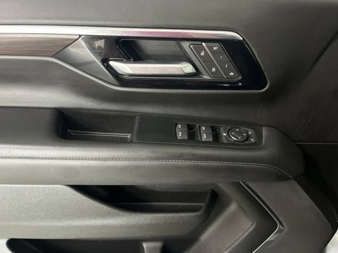 Used 2025 Chevrolet Suburban Z71 AWD/4WD image 53