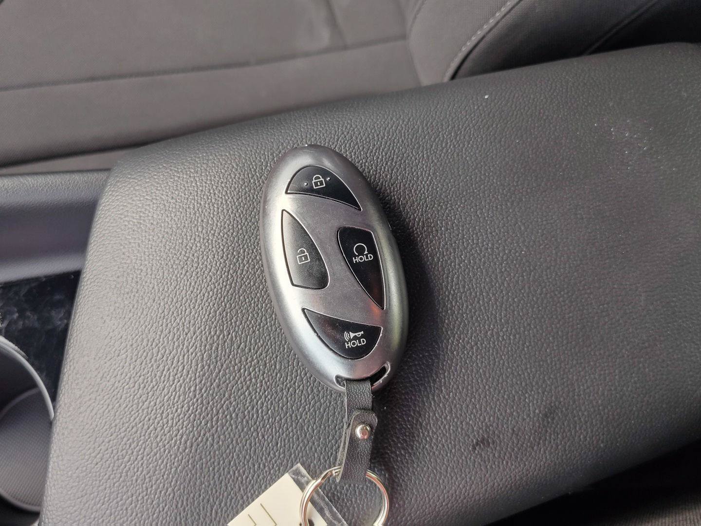 Used 2025 Hyundai Elantra SEL FWD image 33