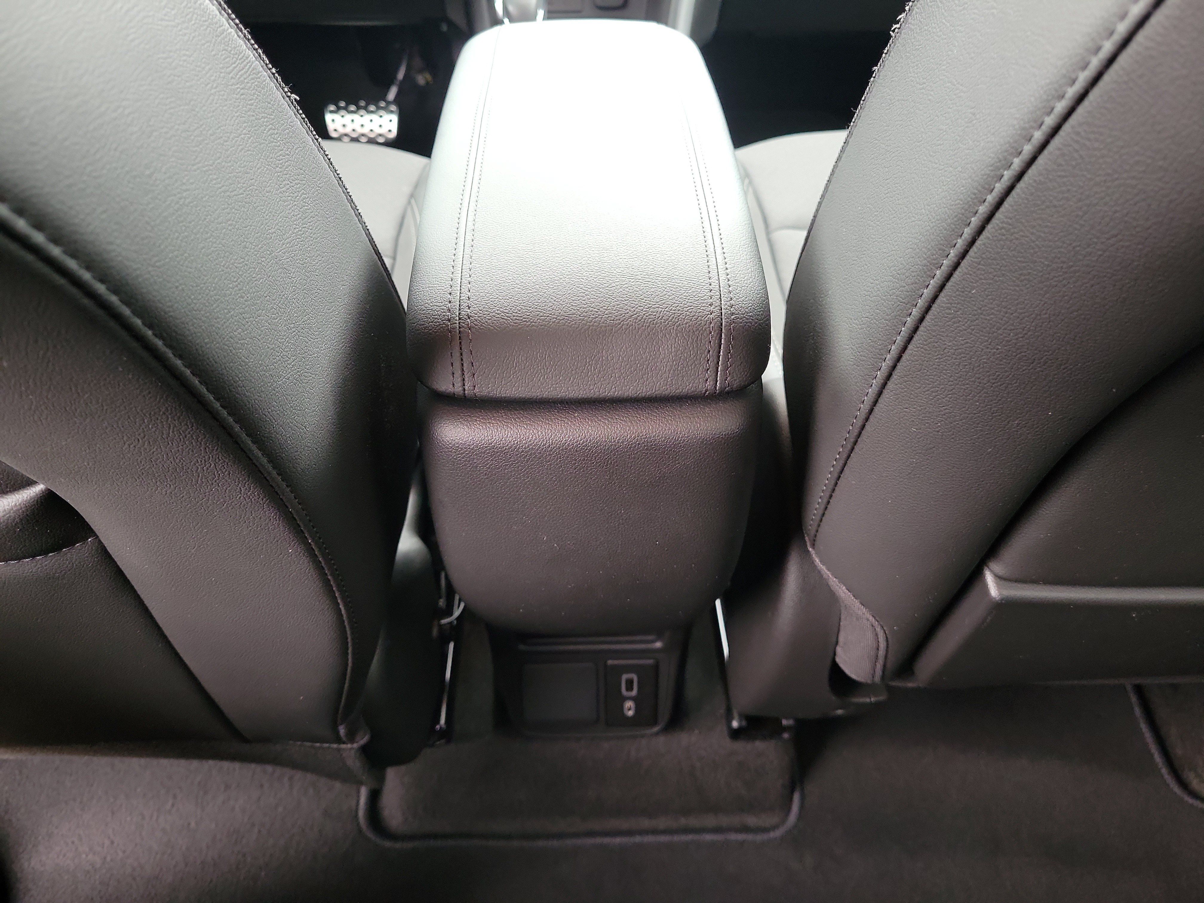 Used 2023 Buick Encore GX Select w/ Sport Touring Package FWD image 10