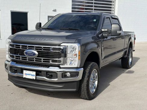 Used 2025 Ford F250 XLT w/ 360-Degree Camera Package image 3