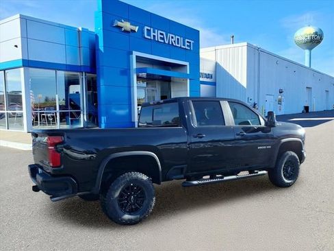 New 2026 Chevrolet Silverado 2500 ZR2 image 3