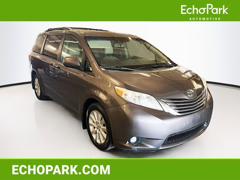 Used 2015 Toyota Sienna XLE Premium AWD/4WD image 1