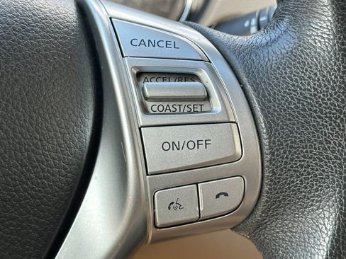 Used 2016 Nissan Rogue SL w/ SL Premium Package image 32