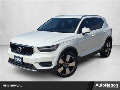 Used 2019 Volvo XC40 T5 Momentum