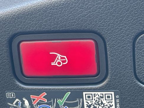 New 2026 Mercedes-Benz CLE 300 4MATIC Cabriolet image 19