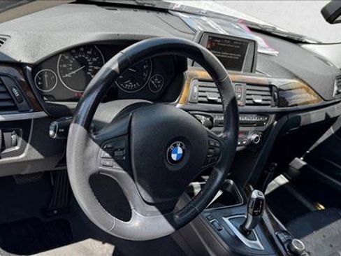 Used 2015 BMW 320i xDrive Sedan AWD/4WD image 12