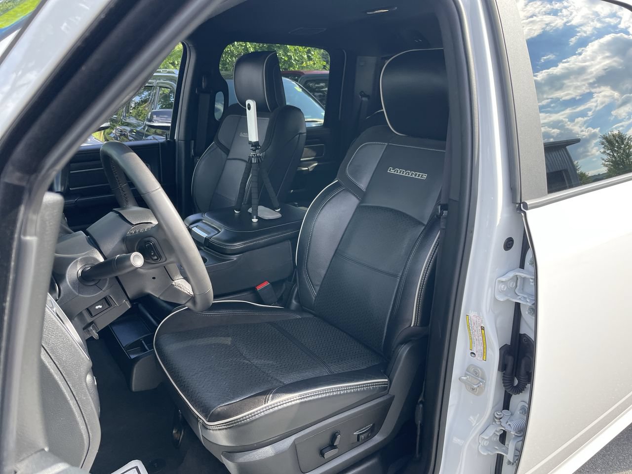 Used 2026 RAM 2500 Laramie AWD/4WD image 27
