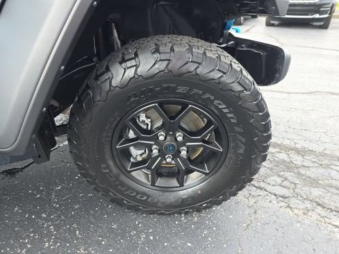 Used 2024 Jeep Wrangler Unlimited AWD/4WD image 42