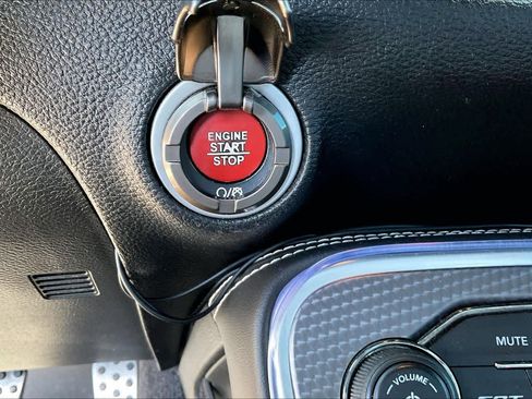 Used 2018 Dodge Challenger SRT Hellcat image 31