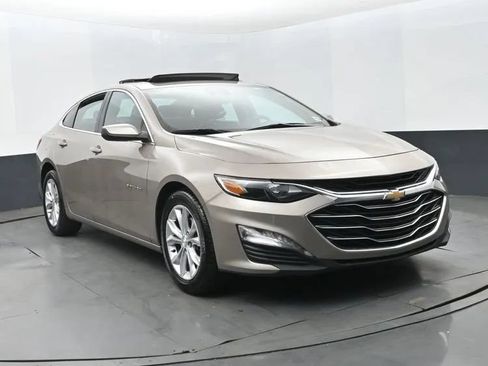 Used 2023 Chevrolet Malibu LT FWD image 2
