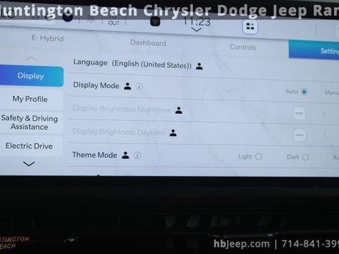 Used 2024 Jeep Wrangler Unlimited Sahara image 25