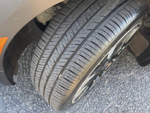 Used 2017 MINI Cooper 4-Door Hardtop image 19