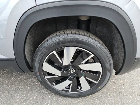 Certified 2024 Volkswagen Atlas Cross Sport SE FWD image 33