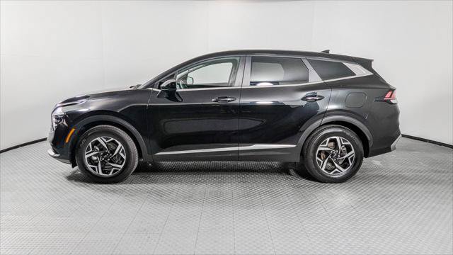 Used 2024 Kia Sportage LX FWD image 3