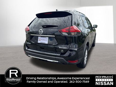 Used 2017 Nissan Rogue SV w/ SV Premium Package AWD/4WD image 4