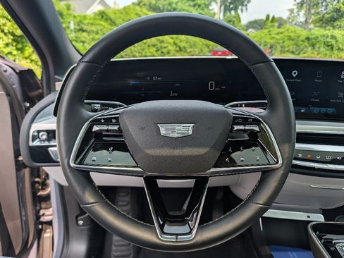 Used 2024 Cadillac Lyriq Luxury AWD/4WD image 22