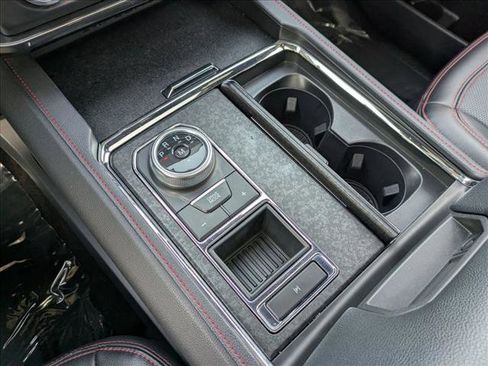 Used 2022 Ford Expedition Limited image 12